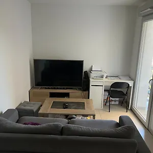 Dans Un Neuf Centre-ville Chez L'habitant , Aubagne France
